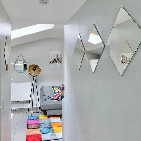 #c5 Le Colorful T2 City Center Near Tram A Apartment